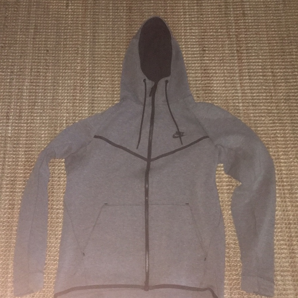 Nike tech fleece size medium Men’s
